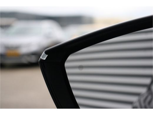 Opel Astra 1.6 HYBRID 180PK ULTIMATE AUTOMAAT / NAVI / LEDER / CLIMA / AGR / PDC / 17" LMV / CAMERA / BLACK ... ActivLease financial lease