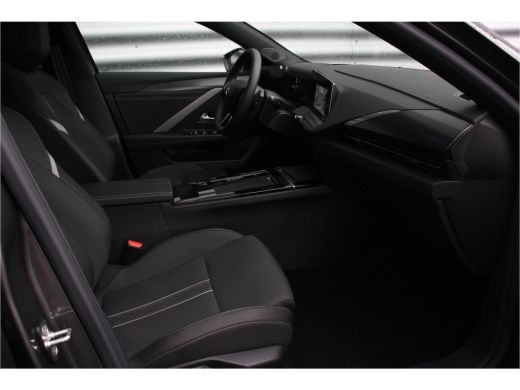 Opel Astra 1.6 HYBRID 180PK ULTIMATE AUTOMAAT / NAVI / LEDER / CLIMA / AGR / PDC / 17" LMV / CAMERA / BLACK ... ActivLease financial lease