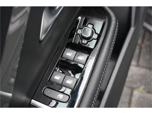 Opel Astra 1.6 HYBRID 180PK ULTIMATE AUTOMAAT / NAVI / LEDER / CLIMA / AGR / PDC / 17" LMV / CAMERA / BLACK ... ActivLease financial lease