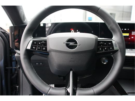 Opel Astra 1.6 HYBRID 180PK ULTIMATE AUTOMAAT / NAVI / LEDER / CLIMA / AGR / PDC / 17" LMV / CAMERA / BLACK ... ActivLease financial lease