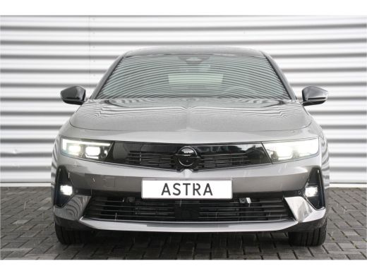 Opel Astra 1.6 HYBRID 180PK ULTIMATE AUTOMAAT / NAVI / LEDER / CLIMA / AGR / PDC / 17" LMV / CAMERA / BLACK ... ActivLease financial lease