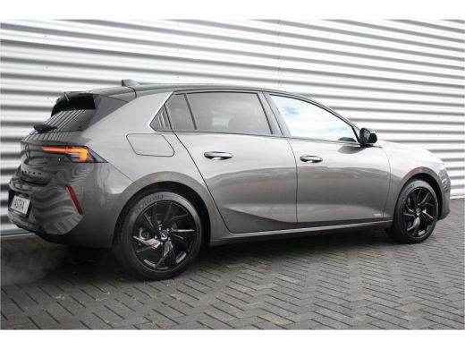 Opel Astra 1.6 HYBRID 180PK ULTIMATE AUTOMAAT / NAVI / LEDER / CLIMA / AGR / PDC / 17" LMV / CAMERA / BLACK ... ActivLease financial lease