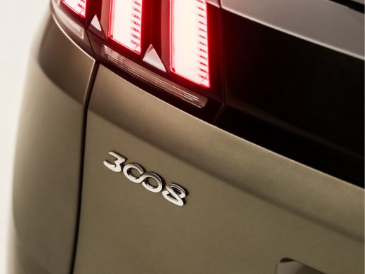 Peugeot 3008 1.2 PureTech Sport Automaat (APPLE CARPLAY, GROOT NAVI, 360 CAMERA, LEDER, SPORTSTOELEN, KEYLESS,... ActivLease financial lease