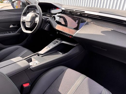 Peugeot 308 1.2 Allure 130PK Automaat | 360 Camera | Keyless | Navigatie | Apple Carplay /Android Auto | 17" ... ActivLease financial lease