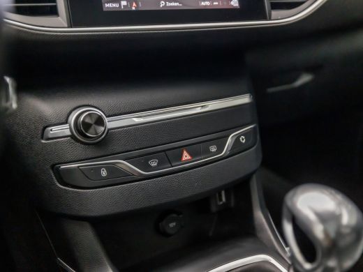 Peugeot 308 SW 1.2 PureTech Sport (PANORAMADAK, APPLE CARPLAY, LEDER, GROOT NAVI, SPORTSTOELEN, PARKEERSENSOR... ActivLease financial lease