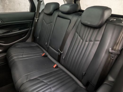 Peugeot 308 SW 1.2 PureTech Sport (PANORAMADAK, APPLE CARPLAY, LEDER, GROOT NAVI, SPORTSTOELEN, PARKEERSENSOR... ActivLease financial lease