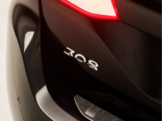 Peugeot 308 SW 1.2 PureTech Sport (PANORAMADAK, APPLE CARPLAY, LEDER, GROOT NAVI, SPORTSTOELEN, PARKEERSENSOR... ActivLease financial lease