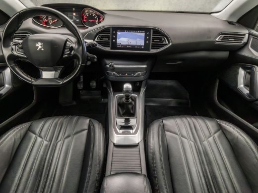 Peugeot 308 SW 1.2 PureTech Sport (PANORAMADAK, APPLE CARPLAY, LEDER, GROOT NAVI, SPORTSTOELEN, PARKEERSENSOR... ActivLease financial lease