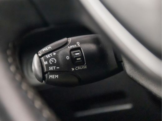 Peugeot 5008 1.2 PureTech Sport 7 Persoons Automaat (APPLE CARPLAY, GROOT NAVI, GETINT GLAS, PARKEERSENSOREN, ... ActivLease financial lease