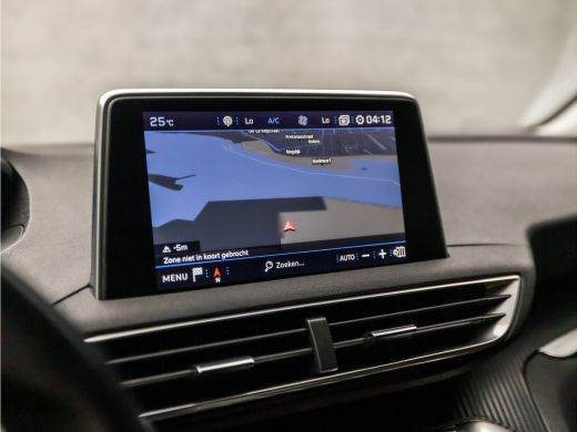 Peugeot 5008 1.2 PureTech Sport 7 Persoons Automaat (APPLE CARPLAY, GROOT NAVI, GETINT GLAS, PARKEERSENSOREN, ... ActivLease financial lease