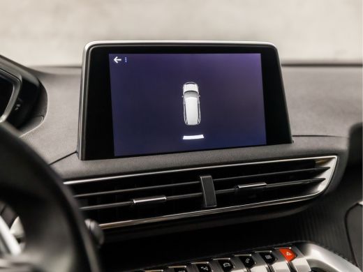 Peugeot 5008 1.2 PureTech Sport 7 Persoons Automaat (APPLE CARPLAY, GROOT NAVI, GETINT GLAS, PARKEERSENSOREN, ... ActivLease financial lease