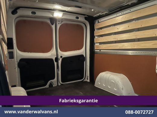 Renault Trafic 2.0 dCi 131pk L2H1 Fabrieksgarantie Euro6 Airco | Navigatie | Camera | LED | 2500kg Trekhaak | Ap... ActivLease financial lease