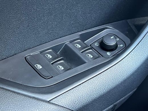 Skoda Karoq 1.5 TSI 150 pk ACT Business Edition 7-DSG | Panoramadak | Achteruitrijcamera | Apple carplay | ActivLease financial lease