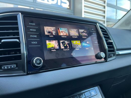 Skoda Karoq 1.5 TSI 150 pk ACT Business Edition 7-DSG | Panoramadak | Achteruitrijcamera | Apple carplay | ActivLease financial lease