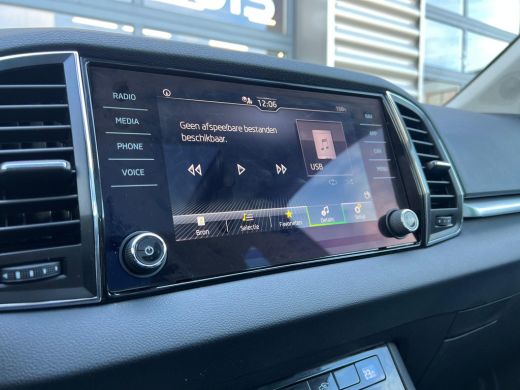Skoda Karoq 1.5 TSI 150 pk ACT Business Edition 7-DSG | Panoramadak | Achteruitrijcamera | Apple carplay | ActivLease financial lease