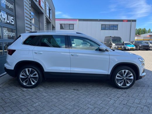 Skoda Karoq 1.5 TSI 150 pk ACT Business Edition 7-DSG | Panoramadak | Achteruitrijcamera | Apple carplay | ActivLease financial lease
