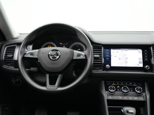 Skoda Kodiaq 1.5 150pk TSI DSG Limited Business Edition Panorama Navigatie Carplay Sideassist Stoelverwarming 275 ActivLease financial lease