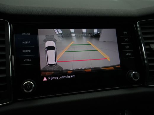 Skoda Kodiaq 1.5 150pk TSI DSG Limited Business Edition Panorama Navigatie Carplay Sideassist Stoelverwarming 275 ActivLease financial lease