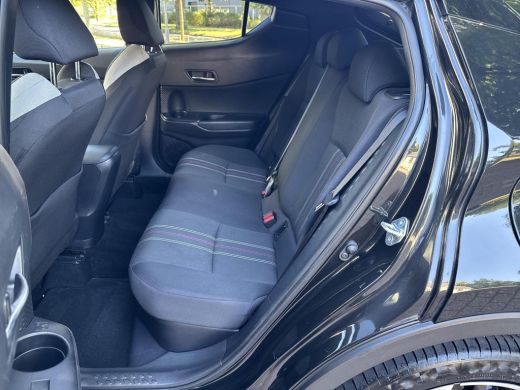 Toyota C-HR 2.0 Hybrid GR-Sport | 06-10141018 Voor meer informatie ActivLease financial lease
