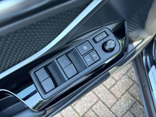 Toyota C-HR 2.0 Hybrid GR-Sport | 06-10141018 Voor meer informatie ActivLease financial lease