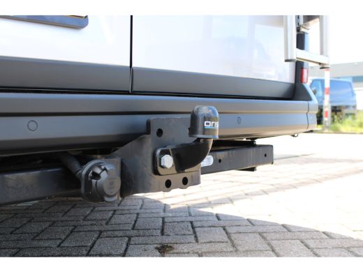 Volkswagen Crafter 2.0 TDI L3H3 Exclusive | 141 PK | Automaat | Glasrasteel van den Born | Trekhaak | Betonplex Laad... ActivLease financial lease