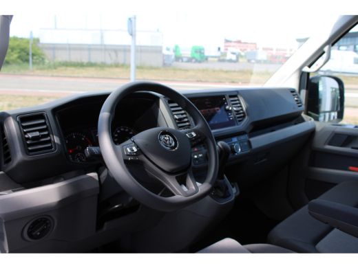 Volkswagen Crafter 2.0 TDI L3H3 Exclusive | 141 PK | Automaat | Glasrasteel van den Born | Trekhaak | Betonplex Laad... ActivLease financial lease