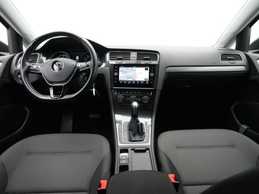 Volkswagen e-Golf E-DITION 136pk Navigatie Warmtepomp Acc Pdc Led Privacy glas 58 ActivLease financial lease
