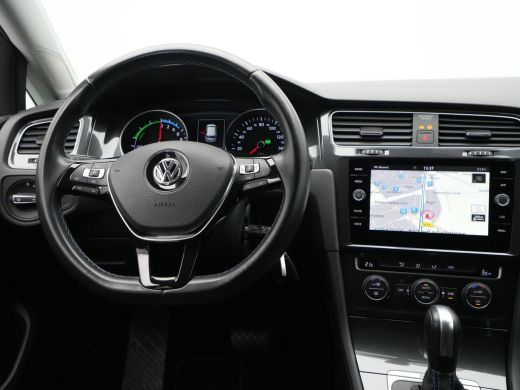 Volkswagen e-Golf E-DITION 136pk Navigatie Warmtepomp Acc Pdc Led Privacy glas 58 ActivLease financial lease
