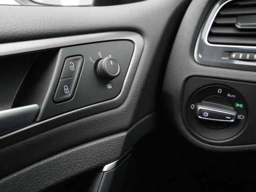 Volkswagen e-Golf E-DITION 136pk Navigatie Warmtepomp Acc Pdc Led Privacy glas 58 ActivLease financial lease