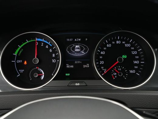 Volkswagen e-Golf E-DITION 136pk Navigatie Warmtepomp Acc Pdc Led Privacy glas 58 ActivLease financial lease