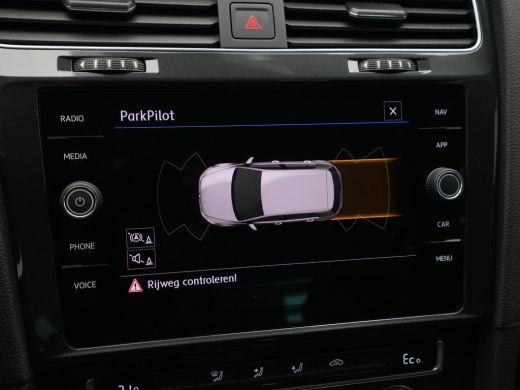 Volkswagen e-Golf E-DITION 136pk Navigatie Warmtepomp Acc Pdc Led Privacy glas 58 ActivLease financial lease