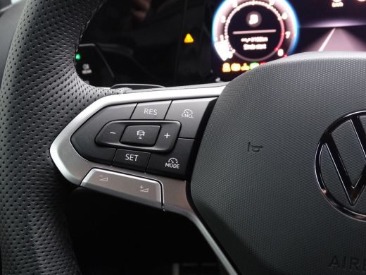 Volkswagen Golf 115PK Automaat 1.5 eTSI R-Line Edition | Achteruitrijcamera | Airco (automatisch) | Keyless entry ActivLease financial lease