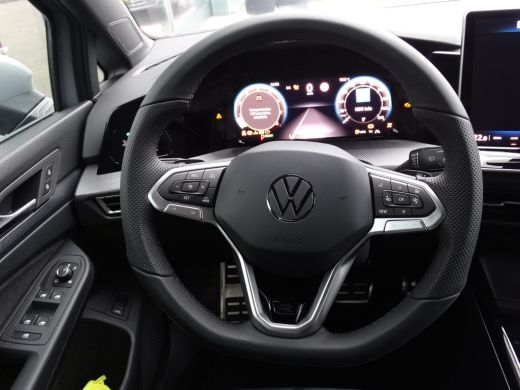 Volkswagen Golf 115PK Automaat 1.5 eTSI R-Line Edition | Achteruitrijcamera | Airco (automatisch) | Keyless entry ActivLease financial lease