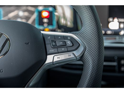 Volkswagen Golf R-Line Edition 1.5 eTSI 115pk DSG | 'App-Connect' draadloze smartphone integratie | Achteruitrijc... ActivLease financial lease