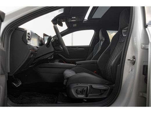 Volkswagen Passat Variant 1.5 eTSI 150pk R-Line Edition | Panoramadak | Head-Up | Dodehoeksensor | Adaptive Cruise ActivLease financial lease