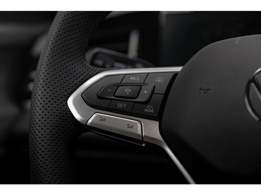 Volkswagen Passat Variant 1.5 eTSI 150pk R-Line Edition | Panoramadak | Head-Up | Dodehoeksensor | Adaptive Cruise ActivLease financial lease