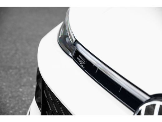Volkswagen Passat Variant 1.5 eTSI 150pk R-Line Edition | Panoramadak | Head-Up | Dodehoeksensor | Adaptive Cruise ActivLease financial lease