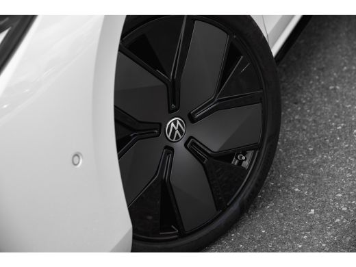 Volkswagen Passat Variant 1.5 eTSI 150pk R-Line Edition | Panoramadak | Head-Up | Dodehoeksensor | Adaptive Cruise ActivLease financial lease