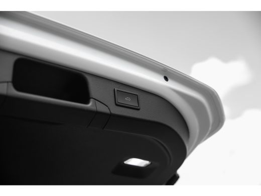 Volkswagen Passat Variant 1.5 eTSI 150pk R-Line Edition | Panoramadak | Head-Up | Dodehoeksensor | Adaptive Cruise ActivLease financial lease