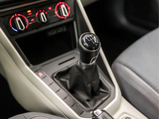 Volkswagen Polo 1.0 Sportline (VIRTUAL COCKPIT, APPLE CARPLAY, GROOT NAVI, ADAPTIVE CRUISE, CAMERA, SPORTSTOELEN,... ActivLease financial lease