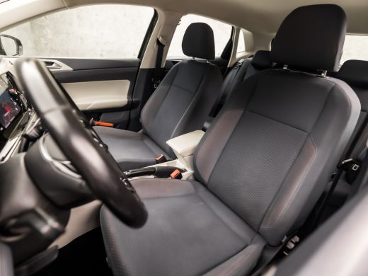 Volkswagen Polo 1.0 Sportline (VIRTUAL COCKPIT, APPLE CARPLAY, GROOT NAVI, ADAPTIVE CRUISE, CAMERA, SPORTSTOELEN,... ActivLease financial lease