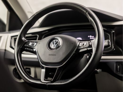 Volkswagen Polo 1.0 Sportline (VIRTUAL COCKPIT, APPLE CARPLAY, GROOT NAVI, ADAPTIVE CRUISE, CAMERA, SPORTSTOELEN,... ActivLease financial lease