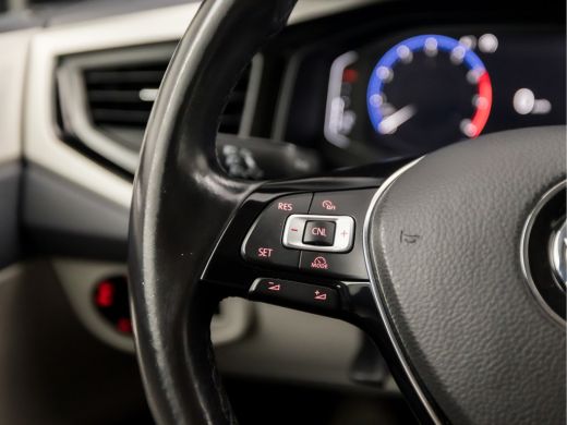 Volkswagen Polo 1.0 Sportline (VIRTUAL COCKPIT, APPLE CARPLAY, GROOT NAVI, ADAPTIVE CRUISE, CAMERA, SPORTSTOELEN,... ActivLease financial lease