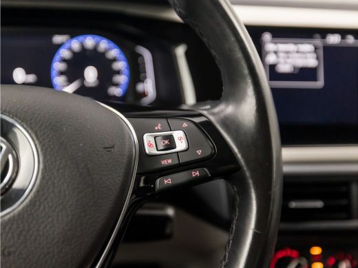 Volkswagen Polo 1.0 Sportline (VIRTUAL COCKPIT, APPLE CARPLAY, GROOT NAVI, ADAPTIVE CRUISE, CAMERA, SPORTSTOELEN,... ActivLease financial lease
