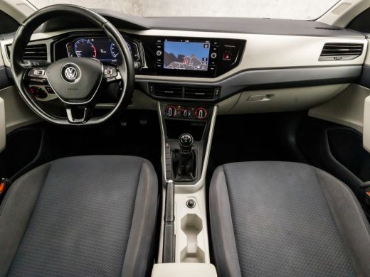 Volkswagen Polo 1.0 Sportline (VIRTUAL COCKPIT, APPLE CARPLAY, GROOT NAVI, ADAPTIVE CRUISE, CAMERA, SPORTSTOELEN,... ActivLease financial lease