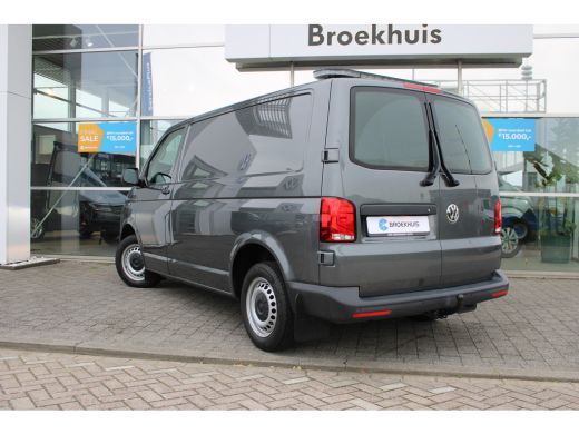 Volkswagen Transporter 2.0 TDI L1H1 | 150 pk | Automaat | Trekhaak | Adaptive Cruise | LED Zwaailampbalk | App Connect |... ActivLease financial lease