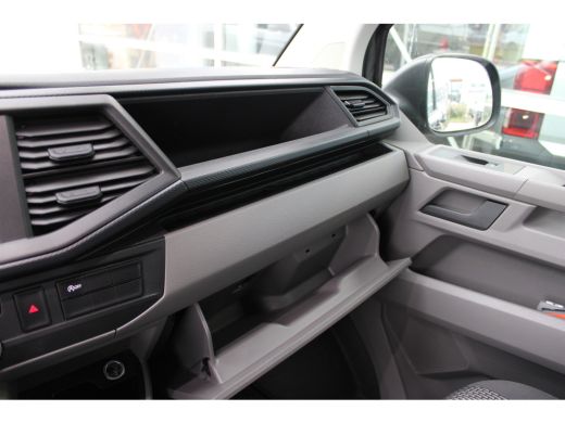 Volkswagen Transporter 2.0 TDI L1H1 | 150 pk | Automaat | Trekhaak | Adaptive Cruise | LED Zwaailampbalk | App Connect |... ActivLease financial lease