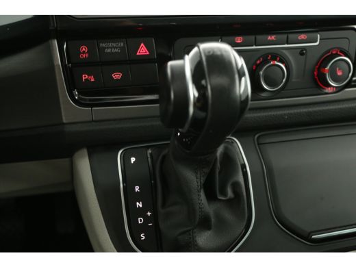 Volkswagen Transporter 2.0 TDI L2H1 | 204PK | DC | 5 Persoons | Panoramadak | Automaat | Airco | Camera | Carplay | Crui... ActivLease financial lease