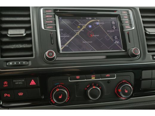 Volkswagen Transporter 2.0 TDI L2H1 | 204PK | DC | Pano | Automaat | Airco | Camera | Carplay | Cruise | Navi | 2xSchuif... ActivLease financial lease