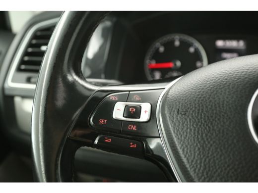 Volkswagen Transporter 2.0 TDI L2H1 | 204PK | DC | 5 Persoons | Panoramadak | Automaat | Airco | Camera | Carplay | Crui... ActivLease financial lease